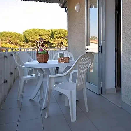 Relaxing Intimate Close To The Μπιμπιόνε